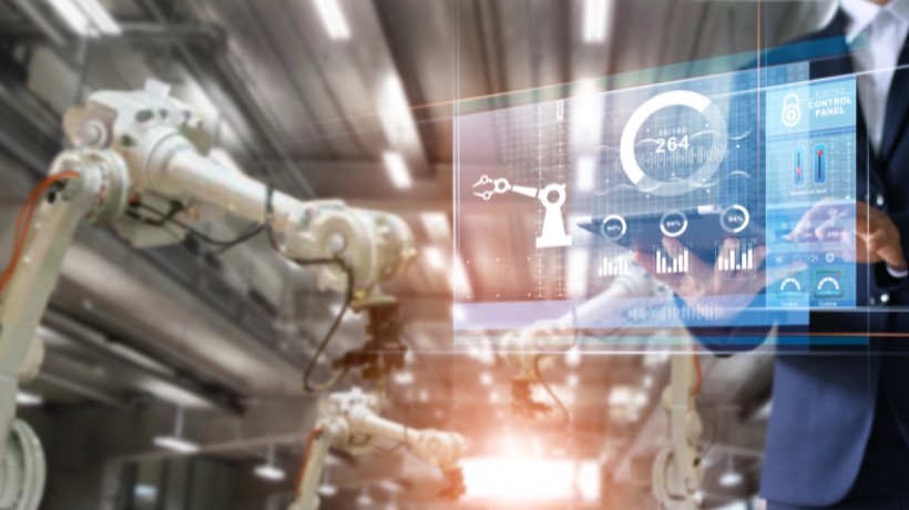 ロボットアームのAI性能を加速する産業用サーバ